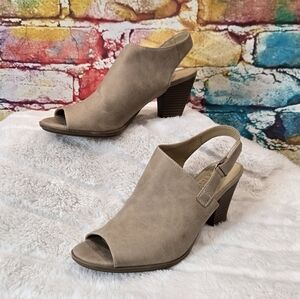 Naturalizer Tan Sling Back Teagan Open Toe Sandles Size 8M